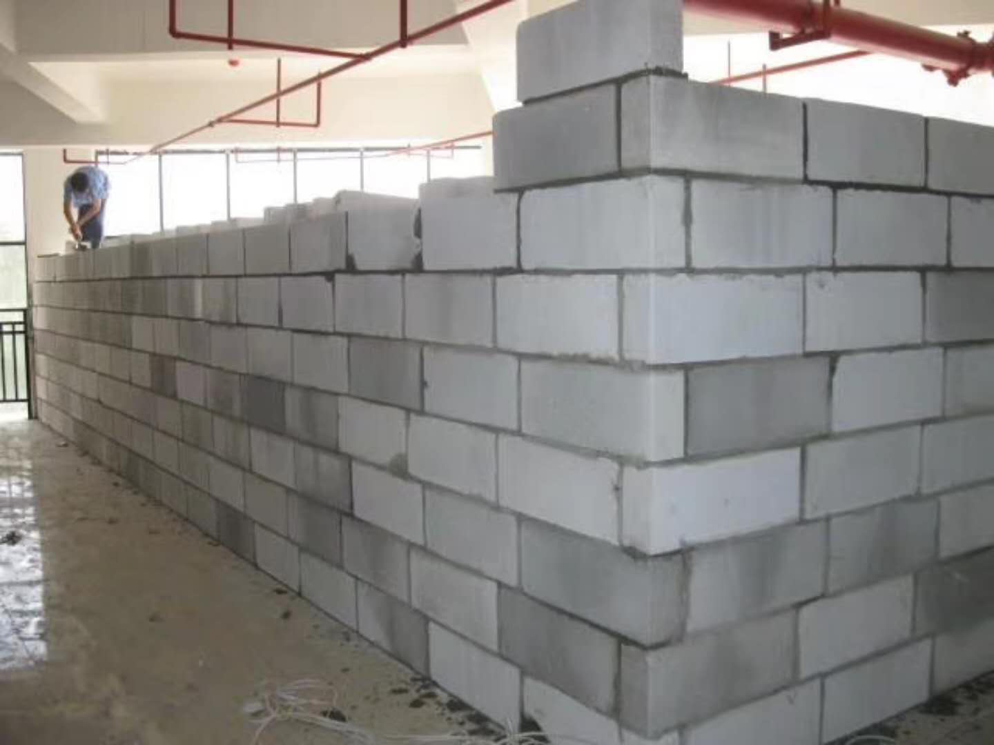 唐山蒸压加气混凝土砌块承重墙静力和抗震性能的研究